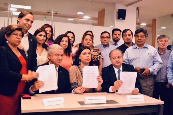 Gobierno y trabajadores llegan a acuerdo y salarios del sector público subirán 3,5%