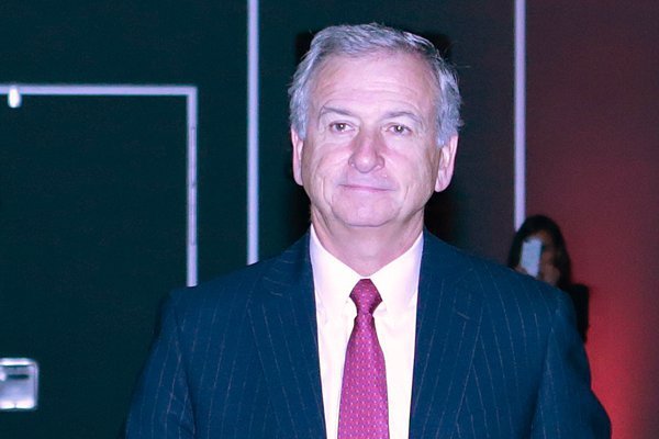 Larraín condiciona aporte financiero a TVN "en la medida que haya un proceso de reestructuración"