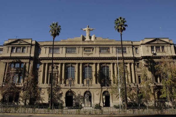 TC falla a favor de UC y U de Chile y podrán celebrar contratos con el estado