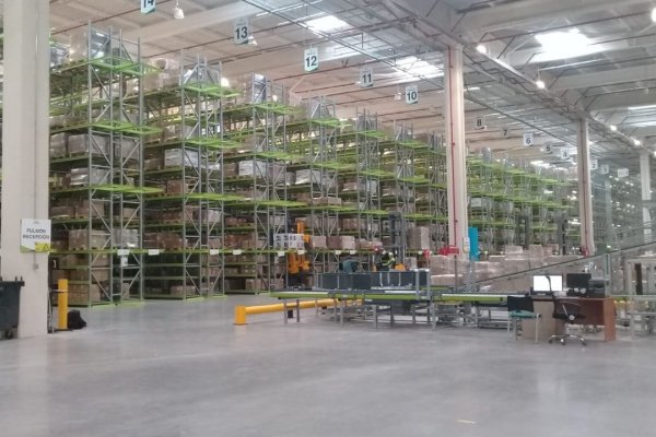 Falabella se arma ante la amenaza de Amazon e inaugura un centro de distribución en San Bernardo