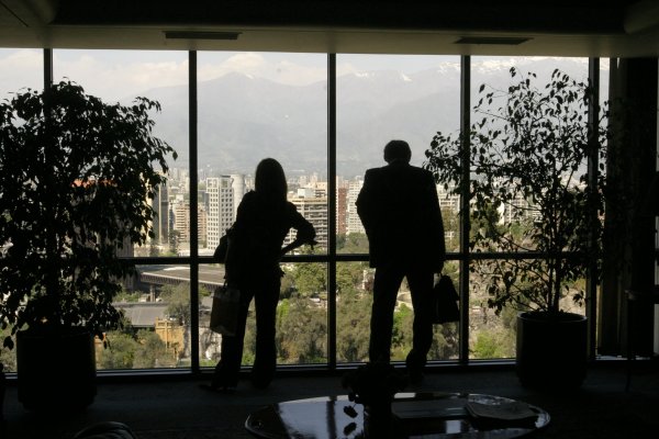 Aspiraciones salariales de los millennials chilenos chocan con la realidad