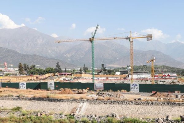 Inmobiliaria de Fernández León inicia construcción de millonario megaproyecto en Vitacura