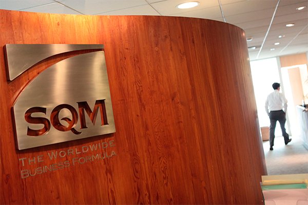Acciones de SQM celebran pero no logran recuperar el terreno perdido