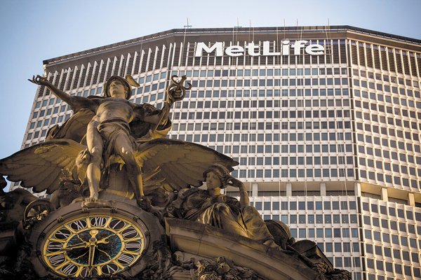 MetLife entrega Fondo de Innovación para intercambio académico a tres universidades chilenas
