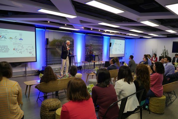 Aguas Andinas, Transelec y Corfo presentan acciones innovadoras