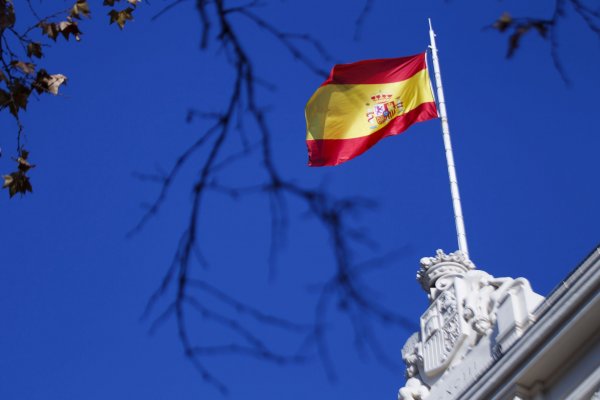 Madrid aprueba rebaja generalizada de impuestos para apoyar reactivación de la economía