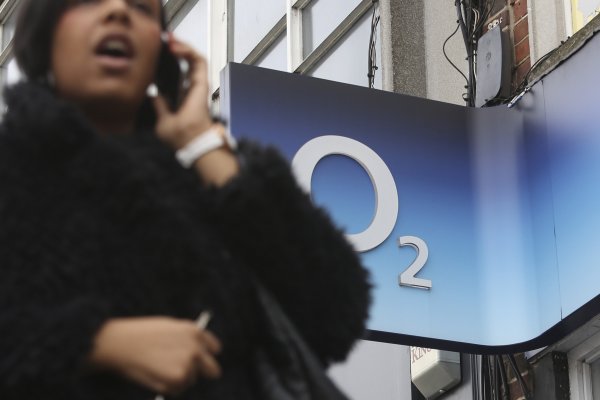Millones de usuarios de smartphones en todo el mundo sufren colapso del servicio tras falla global