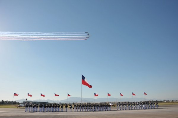 Fach detalla que cambio de mando costó $ 438 millones y volaron 72 aviones