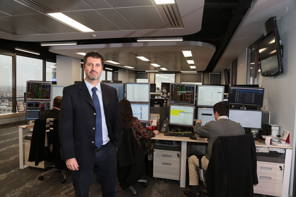 Economista jefe del Santander: “Escenario global podría desacelerarse más rápido e incidir en trayectoria de la tasa”