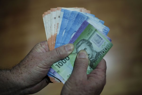 Mercado anticipa menos inflación y nuevas bajas en precio de las bencinas
