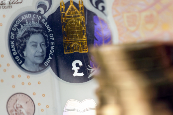 La libra esterlina se desploma ante la incertidumbre por el brexit