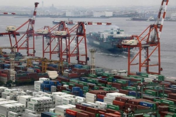 OMC advierte que una guerra comercial total reduciría intercambios mundiales un 17%