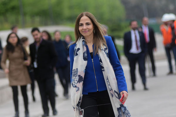 Gobierno pide a AFP incluir más mujeres como directoras de empresas