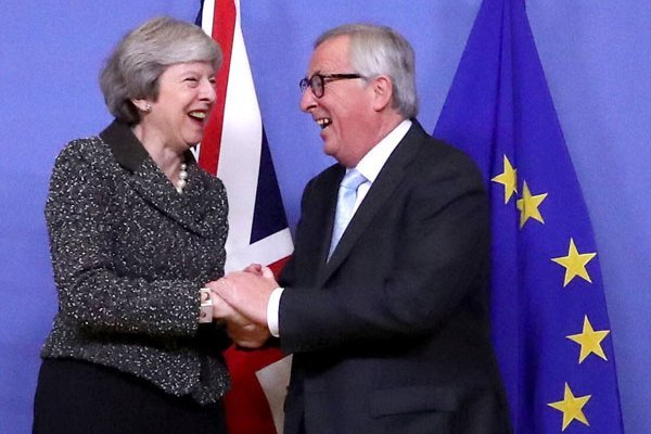 Merkel y Juncker dicen “no” a renegociar el Brexit