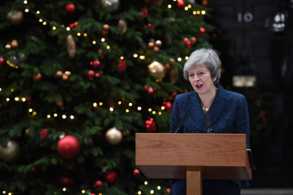 ¿Cuáles son los escenarios del brexit tras el voto de confianza de May?