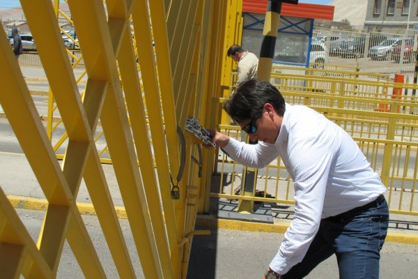 Dirigentes de Chuquicamata bloquean acceso a la faena