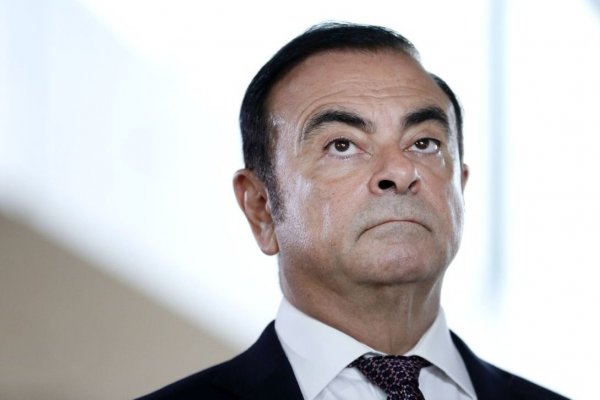 Renault mantiene a Ghosn como CEO y profundiza distancia con Nissan