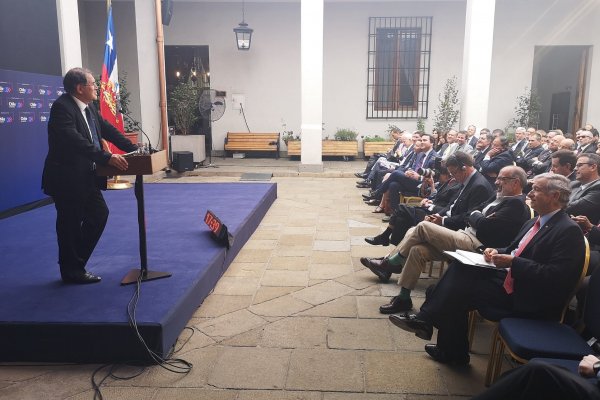 Nouriel Roubini dice que Chile "es la excepción" entre los emergentes que comienzan a desacelerarse