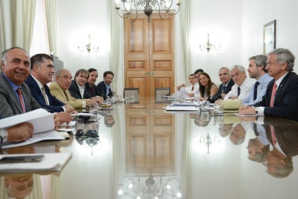 La Moneda intensifica llamado al diálogo para destrabar paro portuario en Valparaíso