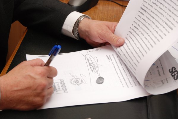 El tenaz lobby notarial que enfrenta la reforma del gobierno en el Congreso