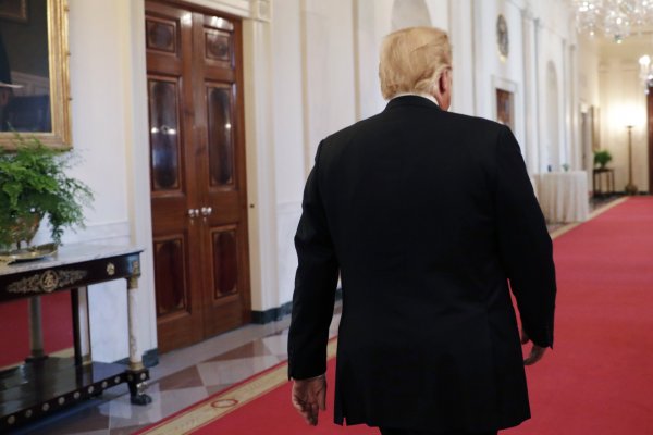 Trump amenaza con cerrar la frontera de EEUU con México si el Congreso no financia su muro
