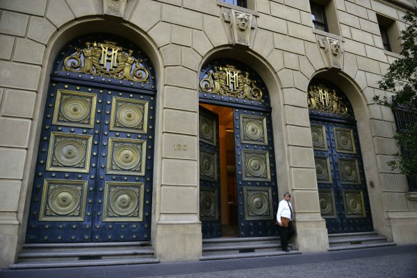 Deuda pública sube como la espuma y ya representa un cuarto de la economía chilena
