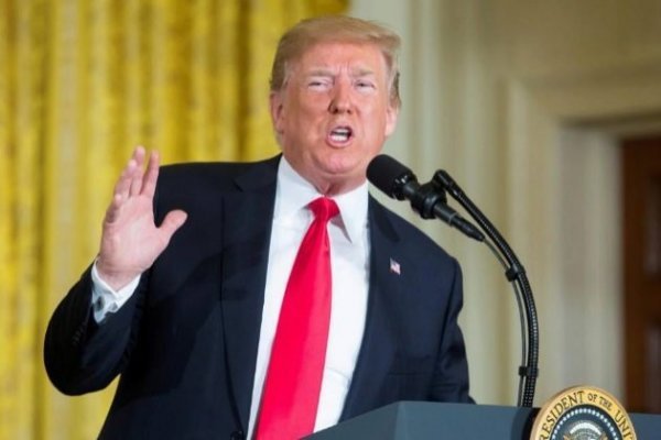Trump se abre a dar más derechos a "dreamers" para poner fin al cierre federal