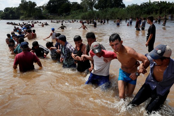 Resumen del Banco Mundial: cae pobreza extrema, pero suben desplazados y contaminación