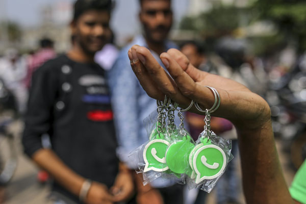 WhatsApp saca cuentas alegres de su sistema de pagos móviles en India