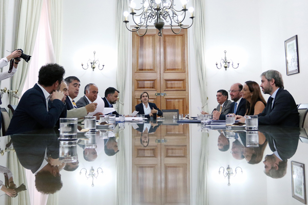Gobierno reformulará el nombramiento de los agregados comerciales