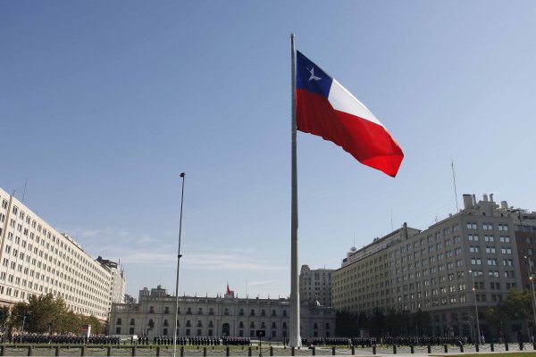 Principales clasificadoras de riesgo del mundo confían en crecimiento de Chile y fijan reformas para recuperar nota