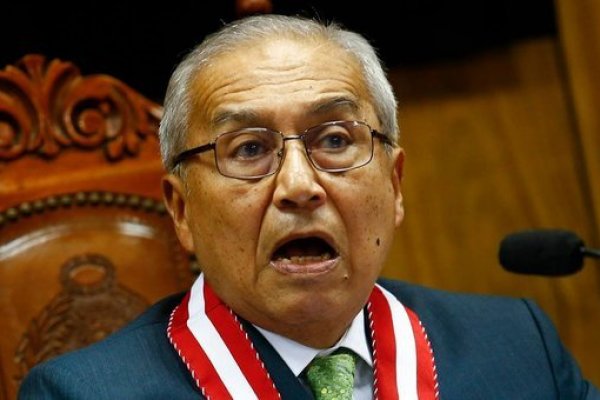 Fiscal general de Perú renuncia a su cargo presionado por crisis judicial