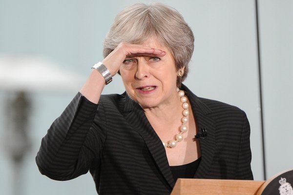 Nuevo revés: May tendrá apenas tres días para crear un plan B si pierde voto por el Brexit