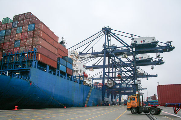 Tras venta de los Matte, 22% de la carga portuaria será manejada por actores globales en Chile