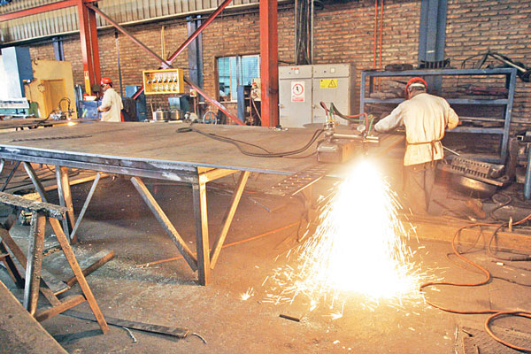 Caen inventarios de la industria en noviembre