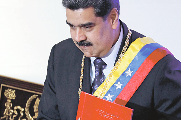 Maduro subirá en 300% el sueldo mínimo desde hoy