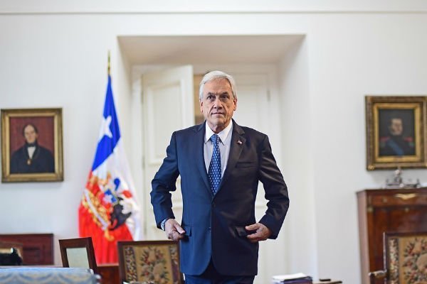 Piñera precisa: prefiero hablar de “comunidad escolar” no de “industria de la educación”