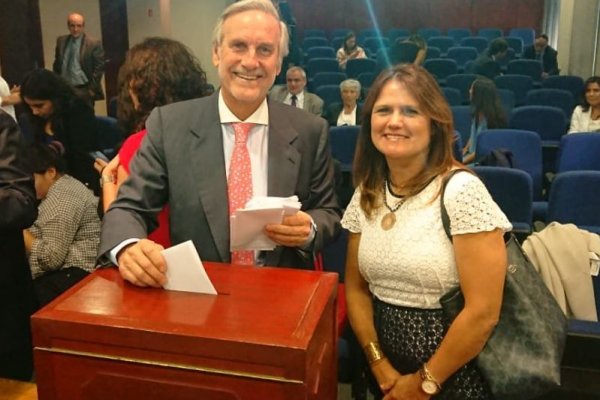 Abogados aprueban inédita reforma para subir participación femenina