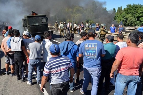 Se profundiza la guerra de la jibia: pescadores levantan barricadas en Concepción