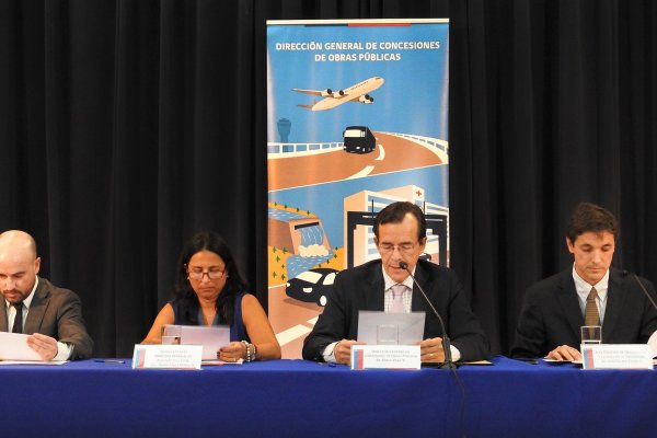 Sacyr-Agunsa llegan con mejor oferta para aeropuerto de Arica