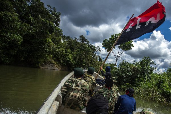 Gobierno colombiano atribuye atentado al ELN y cifra de muertos aumenta a 21 personas