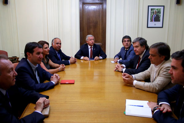 Impuestos: Larraín pide orden a Chile Vamos en medio de debate