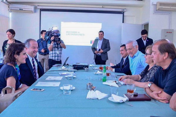 Reforma de pensiones: gobierno acelera reuniones con la oposición a una semana del receso legislativo