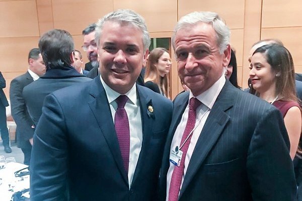 Los encuentros VIP del ministro Larraín en Davos