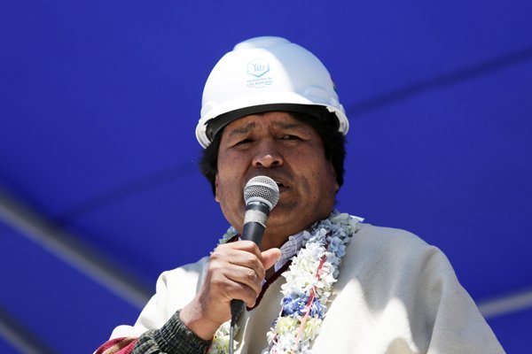 Bolivia: carrera presidencial se desata y Morales busca justificar baja participación en primarias