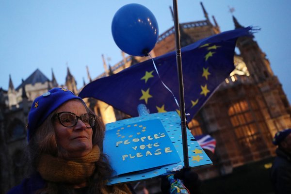 Londres prolonga incertidumbre por el Brexit: May buscará nueva negociación con la Unión Europea