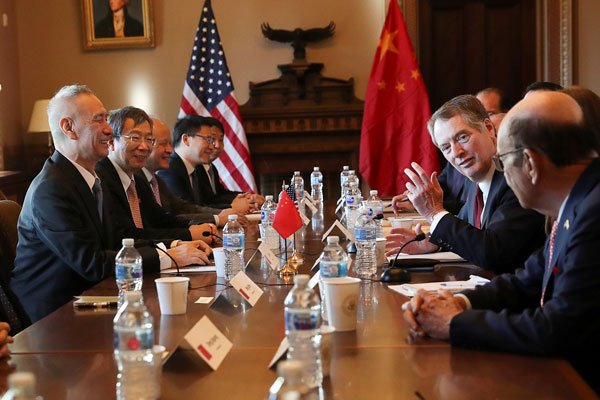 China prepara ley que prohíbe transferencia “forzosa” de tecnología