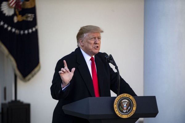 Trump marca la agenda para hoy en Venezuela y señala impacto de sanciones petroleras a Maduro