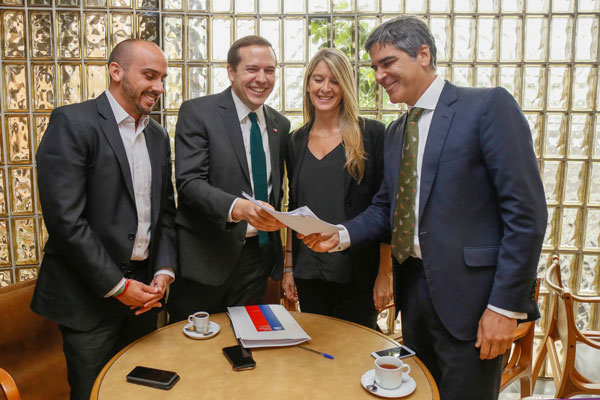 Gobierno creará mesa de trabajo para abordar cambios para adultos mayores