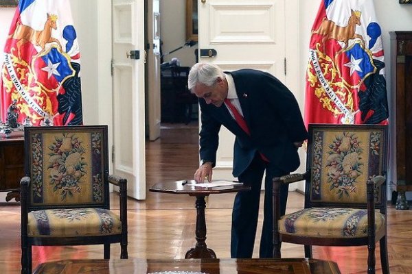 Presidente Piñera suspende sus vacaciones y viaja a Temuco por incendios forestales